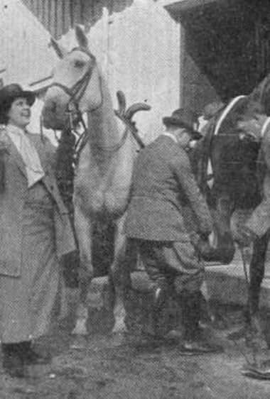 Famous trivia from Hollywood movie : Playing Dead (1915)
