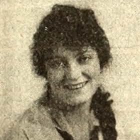 Famous trivia from Hollywood movie : Perils of the Rail (1926)